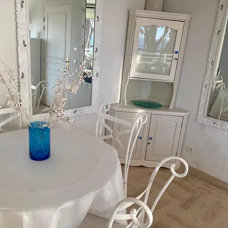 Appartement Sur La Plage, Le Royal Beach Saint-Laurent-du-Var Exterior foto