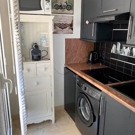 Appartement Sur La Plage, Le Royal Beach Saint-Laurent-du-Var Exterior foto